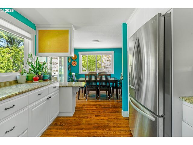 8385 Sw BROOKRIDGE St, Portland, OR 97225