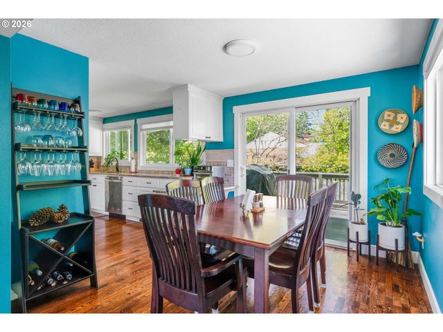 8385 Sw BROOKRIDGE St, Portland, OR 97225