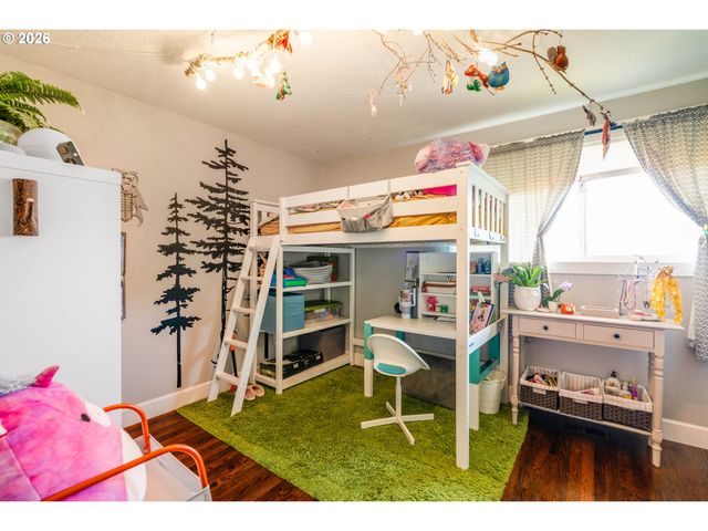 8385 Sw BROOKRIDGE St, Portland, OR 97225