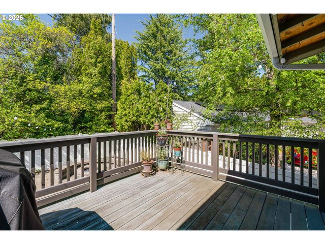 8385 Sw BROOKRIDGE St, Portland, OR 97225