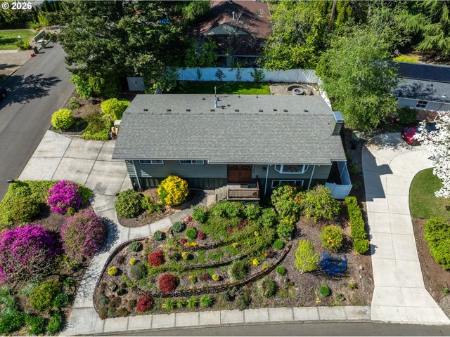 8385 Sw BROOKRIDGE St, Portland, OR 97225