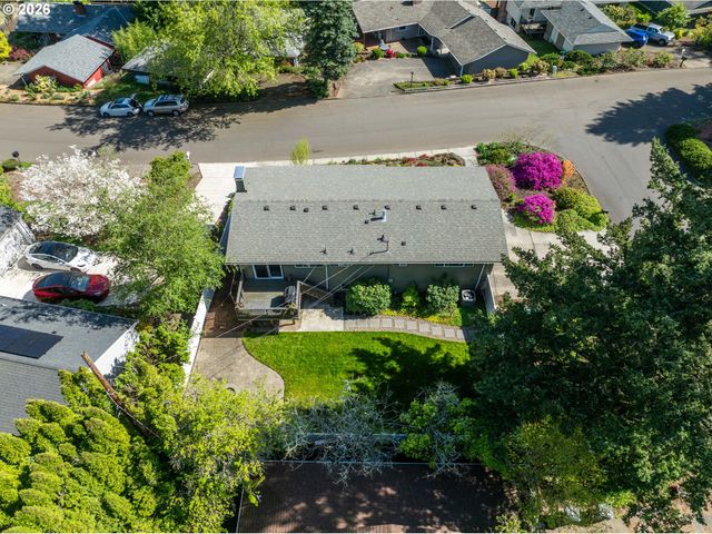 8385 Sw BROOKRIDGE St, Portland, OR 97225