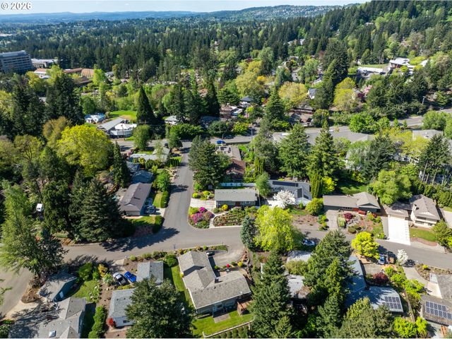 8385 Sw BROOKRIDGE St, Portland, OR 97225