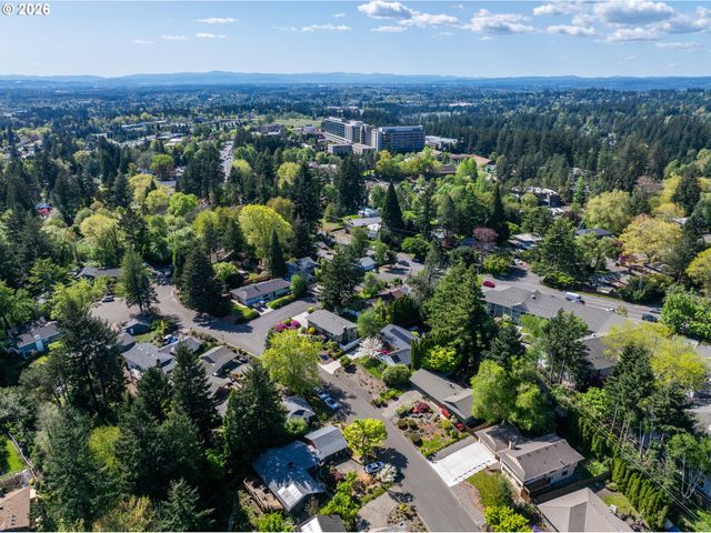 8385 Sw BROOKRIDGE St, Portland, OR 97225