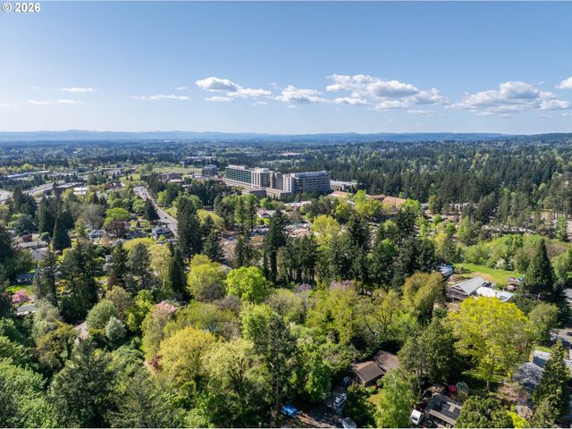 8385 Sw BROOKRIDGE St, Portland, OR 97225