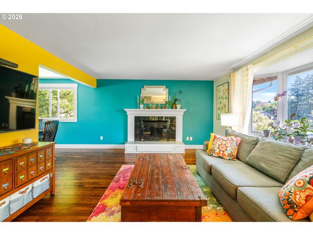 8385 Sw BROOKRIDGE St, Portland, OR 97225