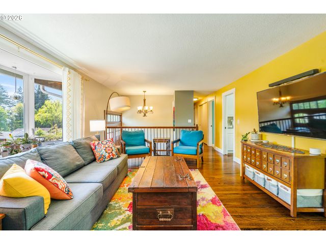 8385 Sw BROOKRIDGE St, Portland, OR 97225