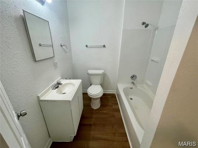 430 Bluff Drive, St Louis, MO 63137