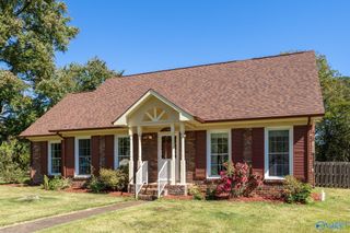 6422 Creighton Avenue NW, Huntsville, AL 35810