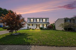 1176 Meadowood Drive, Waterford, MI 48327