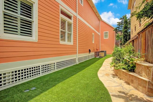 631 Cortlandt Street A, Houston, TX 77007