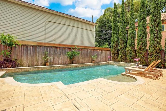 631 Cortlandt Street A, Houston, TX 77007