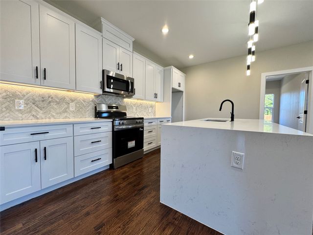 243 Port Drive, Gun Barrel City, TX 75156