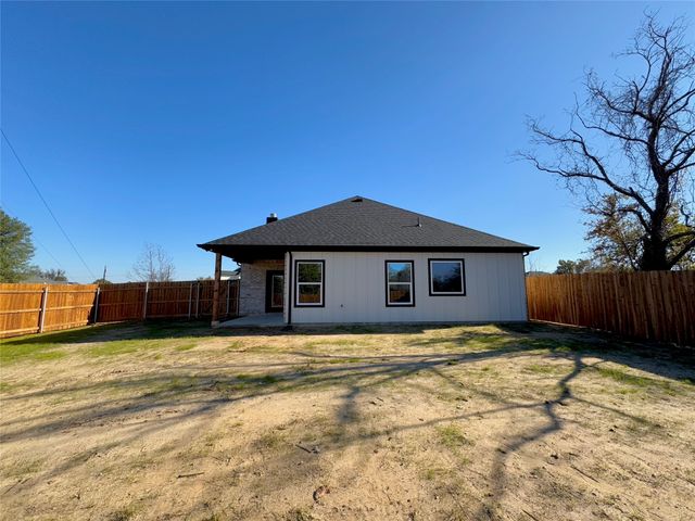 243 Port Drive, Gun Barrel City, TX 75156