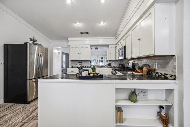 618 Birdsong Court, Exeter, CA 93221