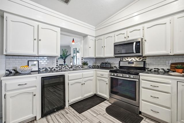 618 Birdsong Court, Exeter, CA 93221