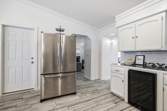 618 Birdsong Court, Exeter, CA 93221