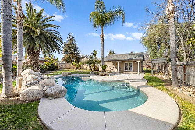 618 Birdsong Court, Exeter, CA 93221