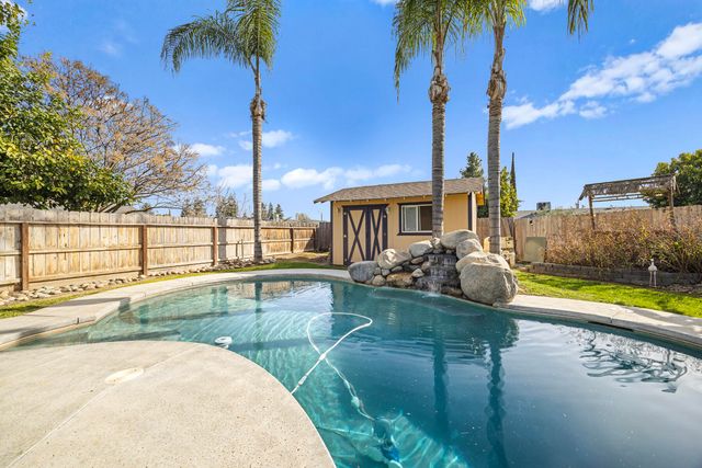 618 Birdsong Court, Exeter, CA 93221