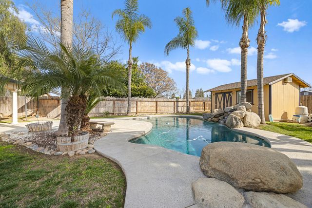 618 Birdsong Court, Exeter, CA 93221