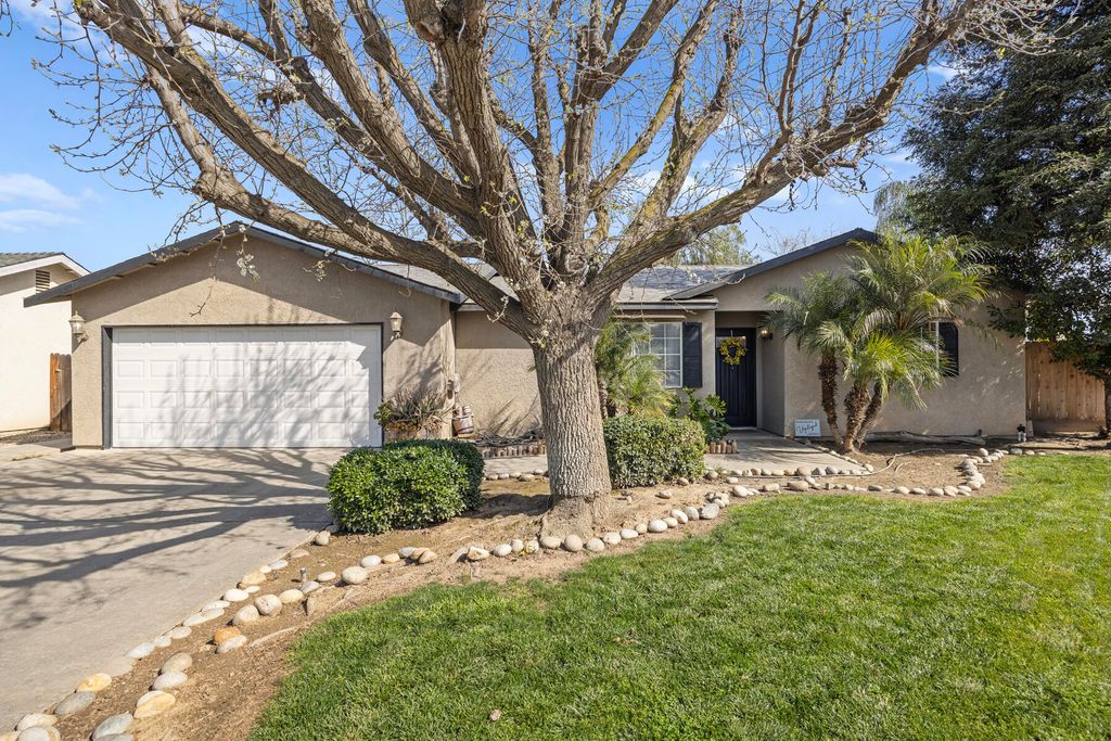 618 Birdsong Court, Exeter, CA 93221