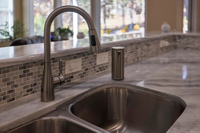 17 Promesa Place, Hot Springs Village, AR 71909