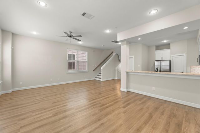 603 Link Road G, Houston, TX 77009