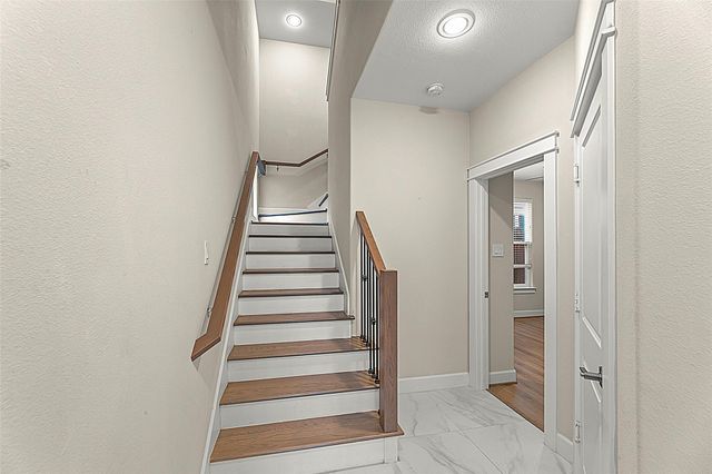 603 Link Road G, Houston, TX 77009