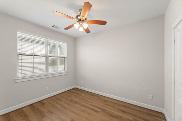 603 Link Road G, Houston, TX 77009