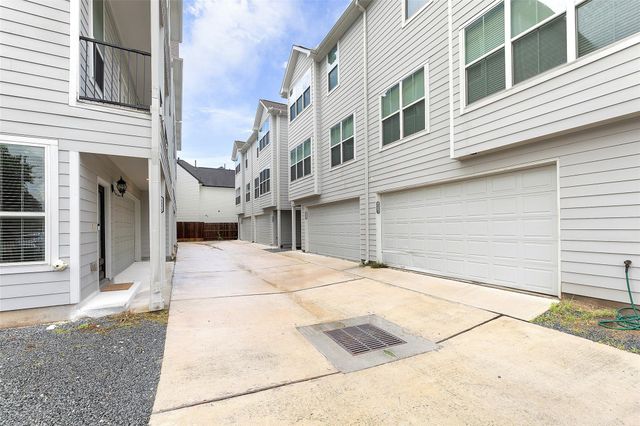 603 Link Road G, Houston, TX 77009
