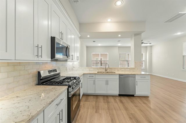 603 Link Road G, Houston, TX 77009