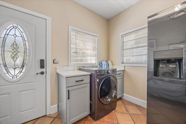 6 E San Carlos Ave, St Augustine, FL 32084