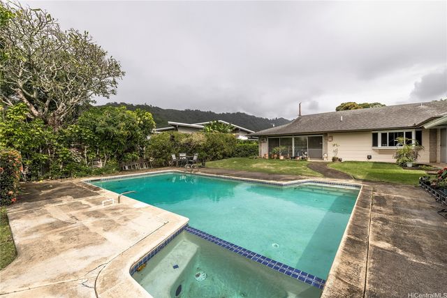 409 Luakini Street, Honolulu, HI 96817