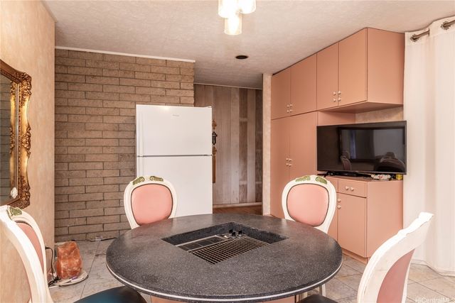 409 Luakini Street, Honolulu, HI 96817