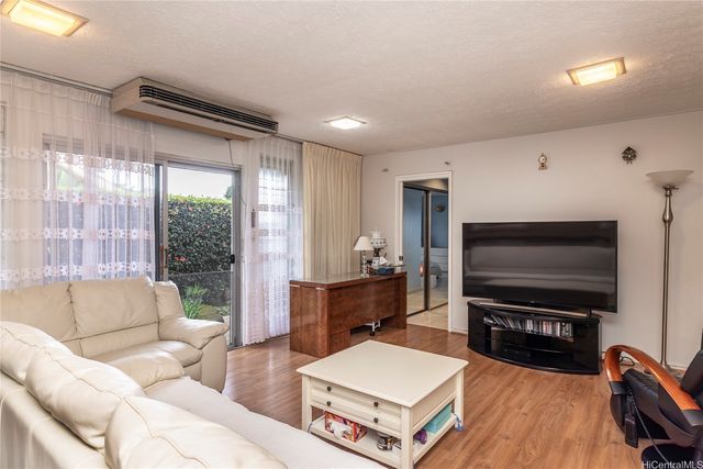 409 Luakini Street, Honolulu, HI 96817