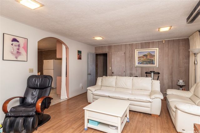 409 Luakini Street, Honolulu, HI 96817