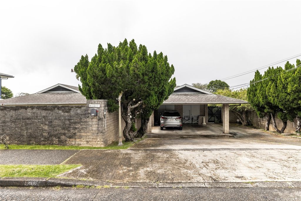 409 Luakini Street, Honolulu, HI 96817