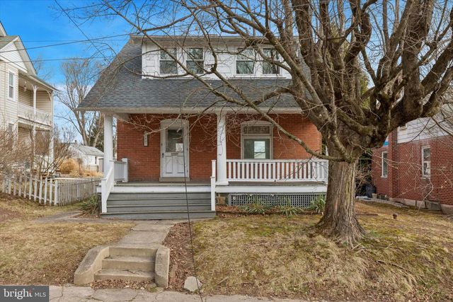 407 LAWN AVE, Sellersville, PA 18960