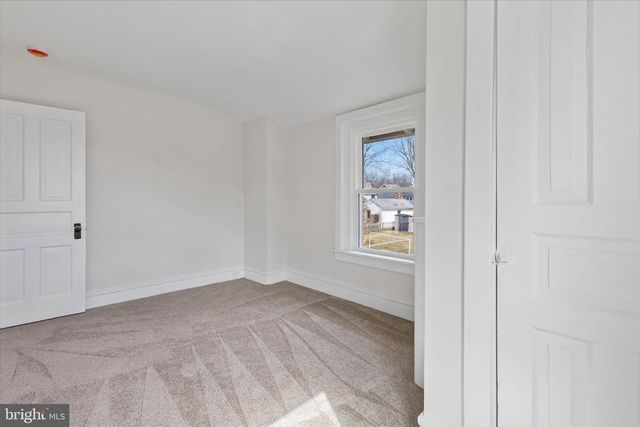 407 LAWN AVE, Sellersville, PA 18960