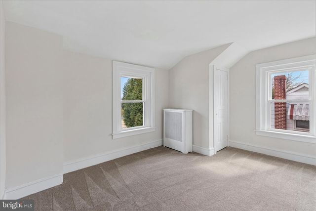 407 LAWN AVE, Sellersville, PA 18960