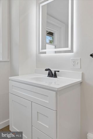 407 LAWN AVE, Sellersville, PA 18960