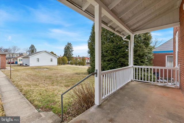 407 LAWN AVE, Sellersville, PA 18960