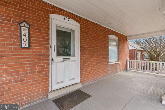 407 LAWN AVE, Sellersville, PA 18960