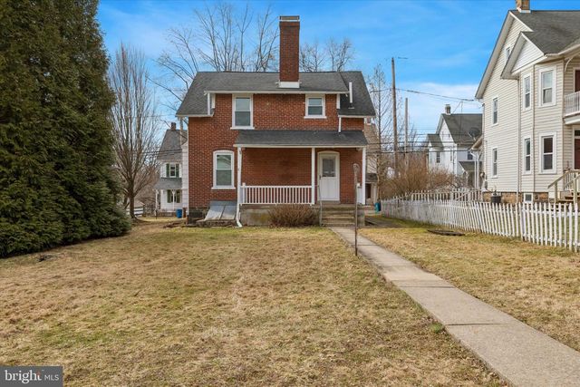 407 LAWN AVE, Sellersville, PA 18960