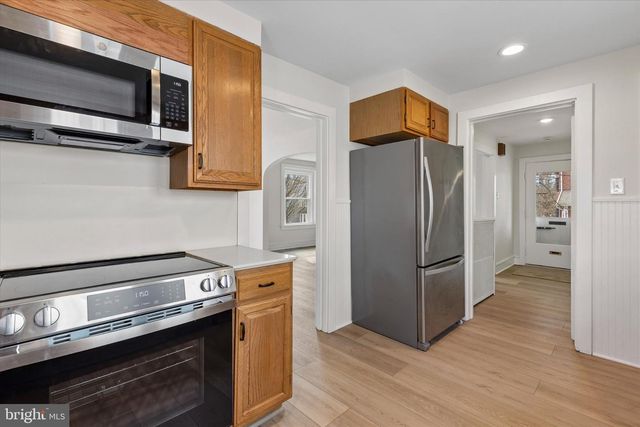 407 LAWN AVE, Sellersville, PA 18960