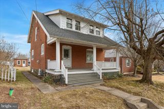 407 LAWN AVE, Sellersville, PA 18960