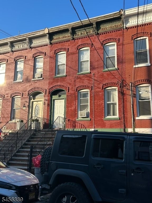 184 Van Horne St, Jersey City, NJ 07304 — exterior