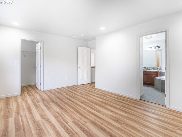 21754 Ne Couch Ct, Gresham, OR 97030