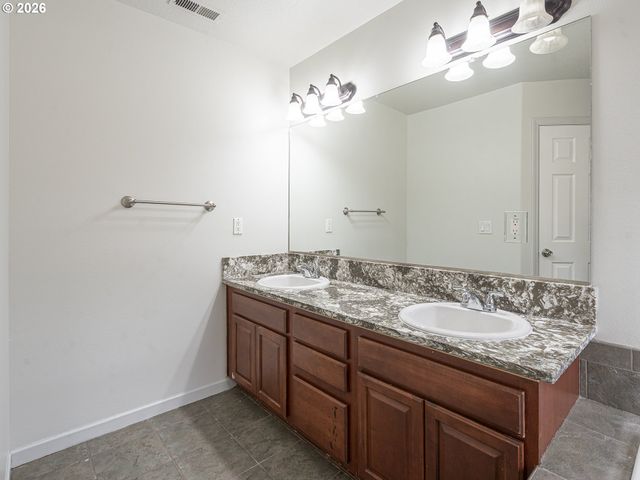 21754 Ne Couch Ct, Gresham, OR 97030