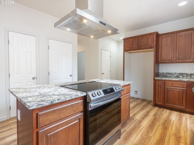 21754 Ne Couch Ct, Gresham, OR 97030